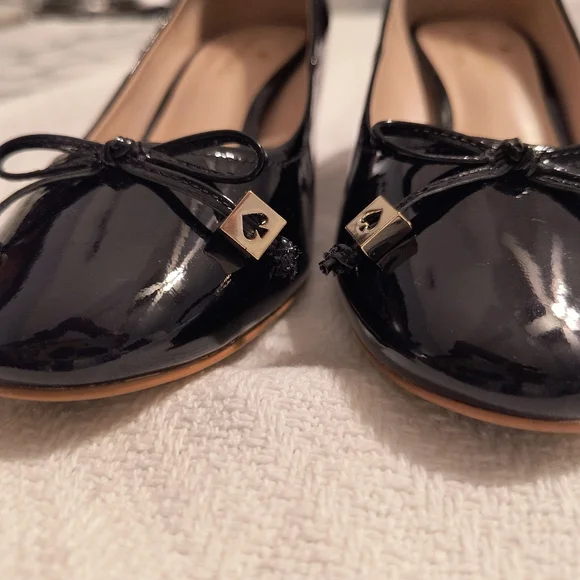 KATE SPADE Bette Black Patent Leather Block Heel Pump size 6.5 - Picture 5 of 6